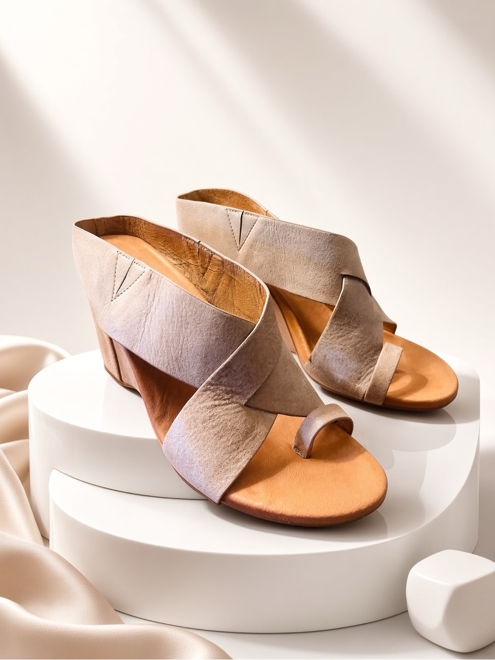 Gentle Souls by Kenneth Cole women’s sandals slide leather wedge size 8.5